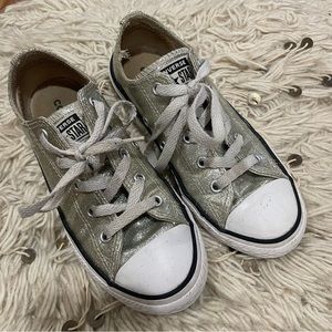 Converse low top chucks gold silver glitter size 1 kids